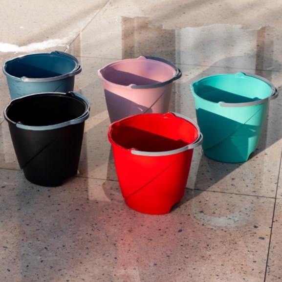 Kit 02 Baldes Plásticos Reforçado 8 Litros Kit 02 Baldes Plásticos Reforçado 8 Litros