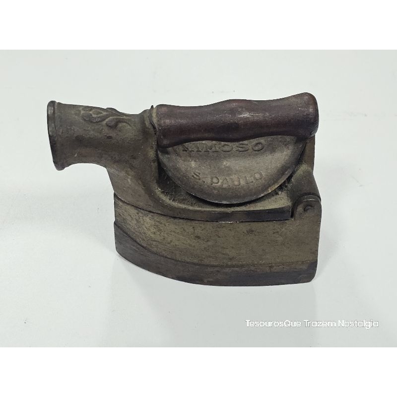 Ferro de Passar Antigo em Ferro Fundido a Carvão Mimoso 12,5cm