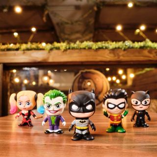 Bonecos Batman Coleção DC Comics e Mundo Animal Lacrados em Oferta na Shopee