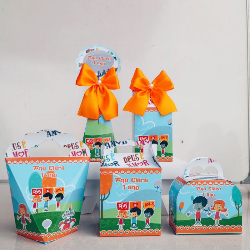 Kit, caixa personalizado + Brinde pra  festa Tema,3 palavrinha /Lembrancinha, caixinhas pra festa de /Aniversário