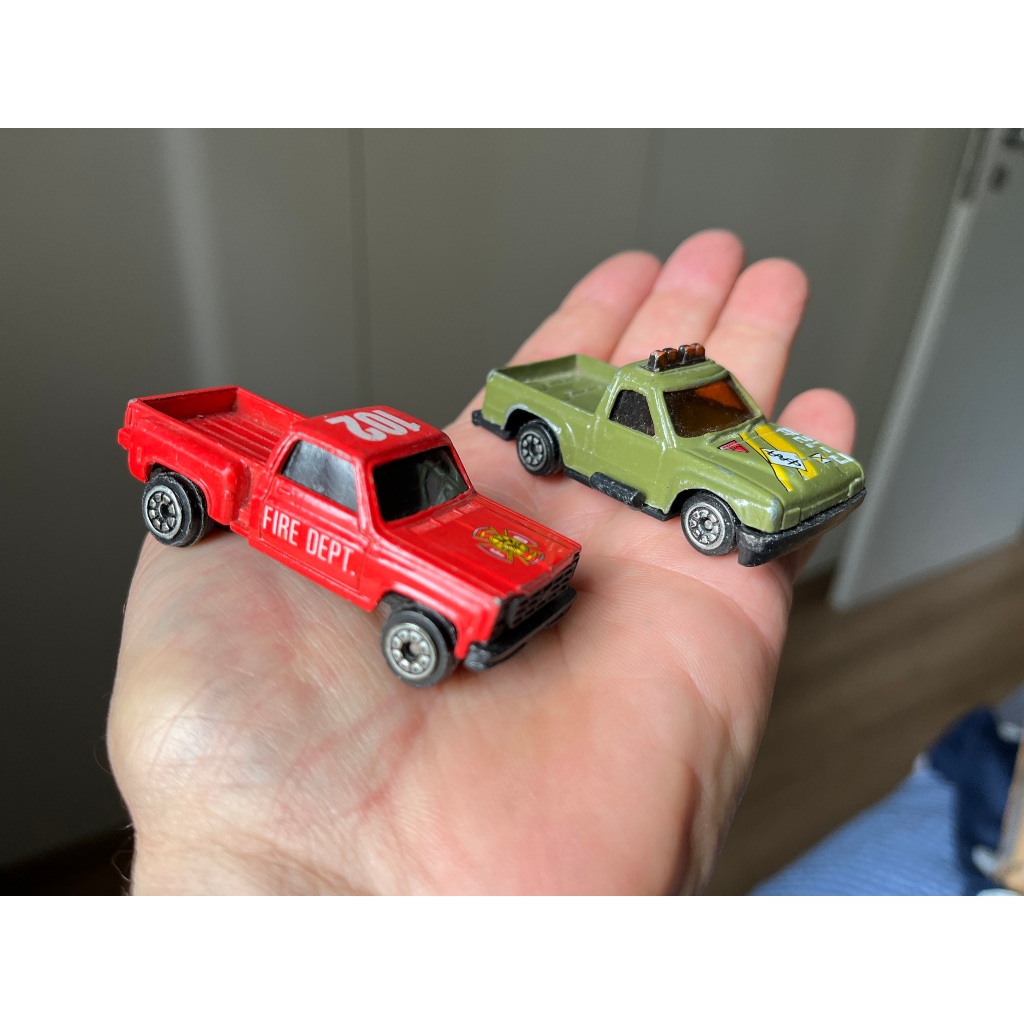 Vintage anos 1980 carrinho Bandit Chevrolet C-10 Stepside picape bombeiro e militar 1/64