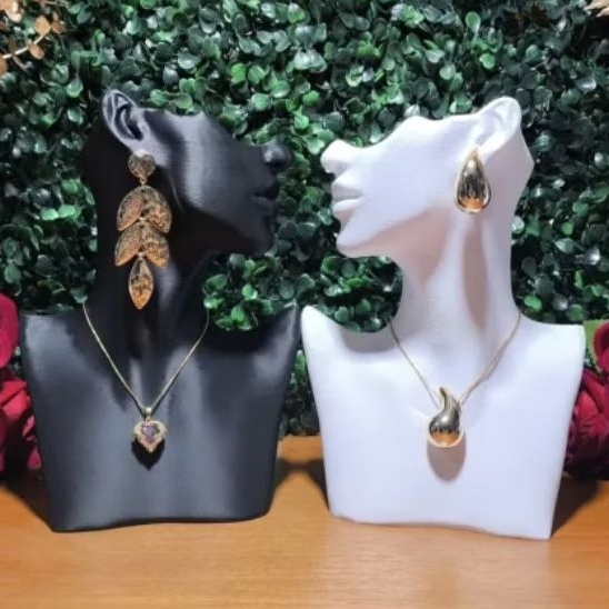 Busto Expositor de Jóias Colar e Brincos Luxo 20 centímetros de altura em Oferta na Shopee