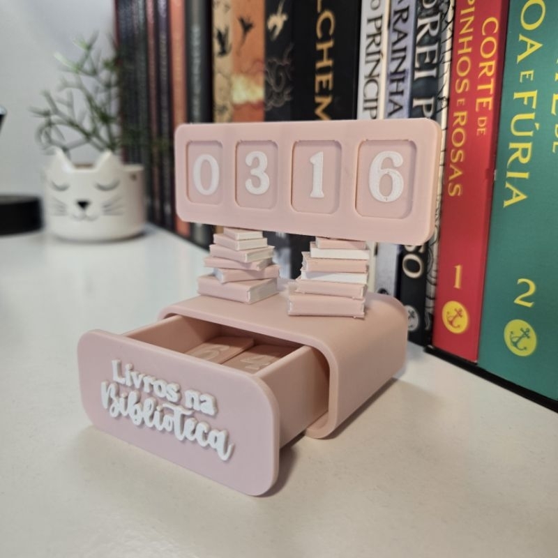 Contador de livros decoração literária "Livros na biblioteca" em Oferta na Shopee