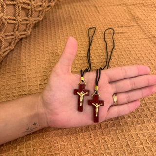 Colar Crucifixo Cordão Cruz Madeira Pau Brasil em Oferta na Shopee