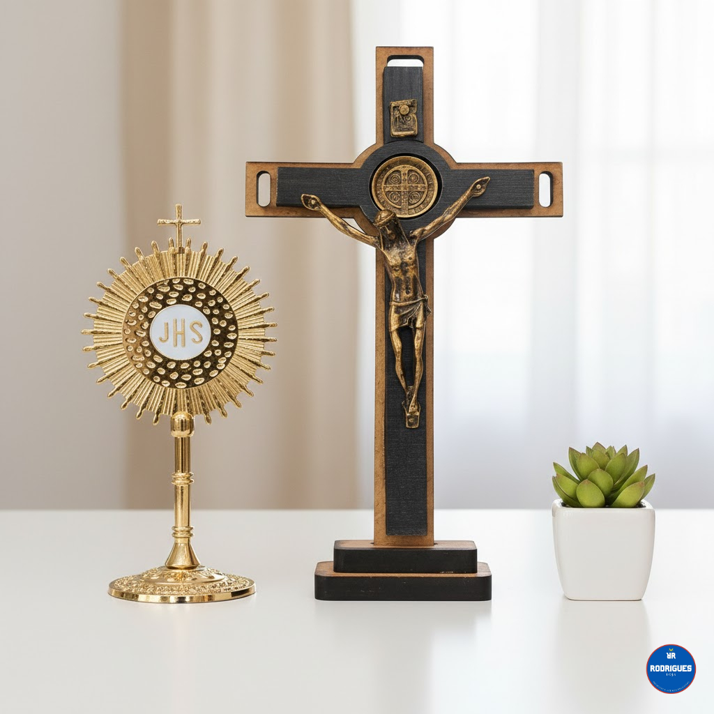 Kit Religioso Ostensório 10cm + Crucifixo São Bento 15cm Madeira Proteção Fé
