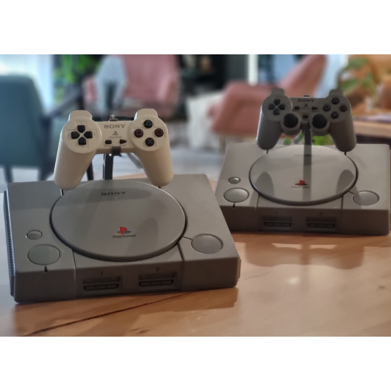 Suporte Expositor para PlayStation 1 (PS1) – Base para Console e Controle | Decoração Gamer