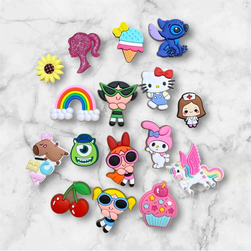 pin pingente sapato croc docinho lindinha hello kitty sully mike chocolate cupcake stitch band aid sereia