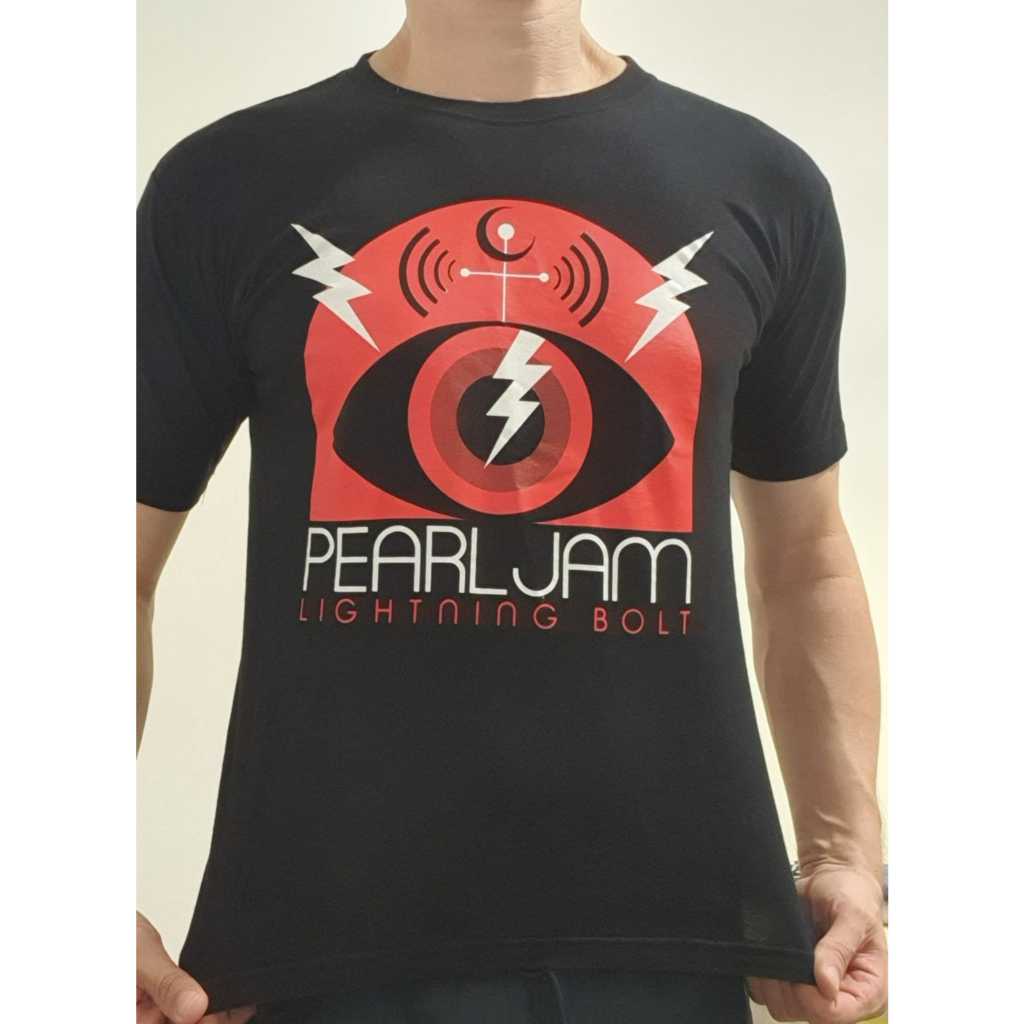 Camiseta P e PP - Usadas Pearl Jam | Radiohead | Xuxa | Michigan | Forever 21 | Usadas LER DESCRIÇÃO