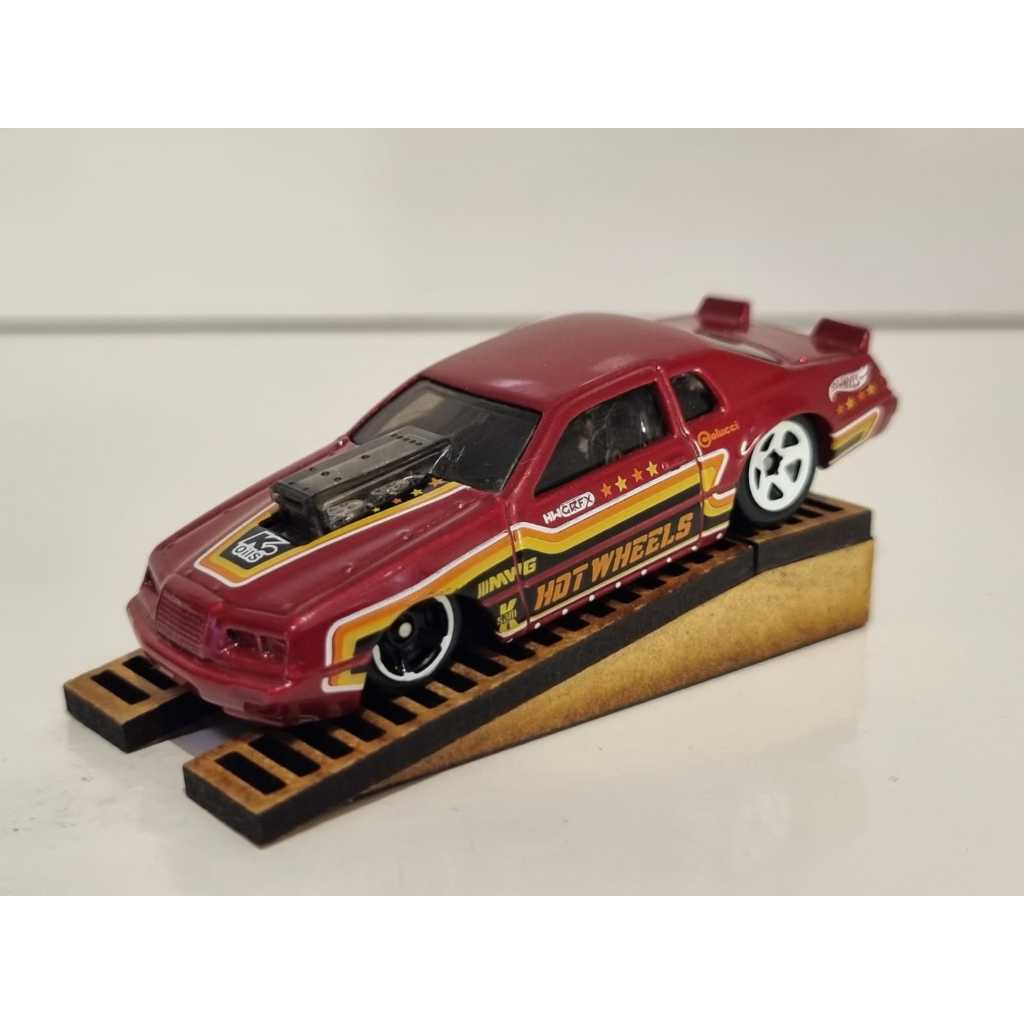 Hot Wheels Ford Thunderbird Pro Stock 86 01 - V8 Muscle - Vermelho - Loose - Americano