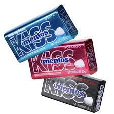 KIT 3 Bala Pastilha Lata Mentos Kiss Sabor Menta, Morango e Menta Forte Sem Açúcares 50 Unidades Cada 35g