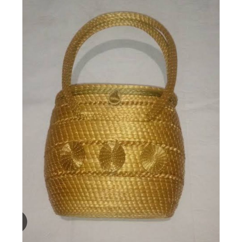 bolsa de mãos feita de capim dourado direito do Jalapão Tocantins si