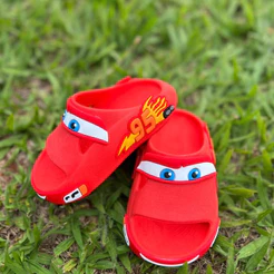 Chinelo Infantil Carros Slide Nuvem com Sola Antiderrapante Para Meninos