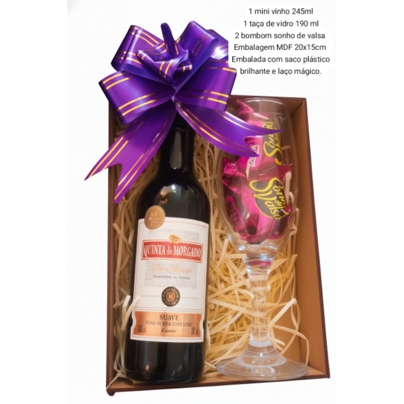 cesta com chocolate,taça de vidro com mini vinho em Oferta na Shopee