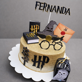 Topo/Topper de Bolo Harry Potter, detalhes em dourado. em Oferta na Shopee