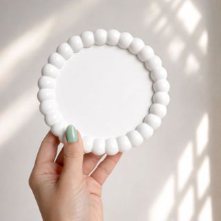 Bandeja Redonda Decoração Resina Enfeite Sala Mesa Porta Joias Expositor em Oferta na Shopee