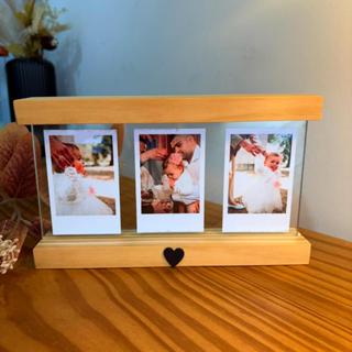 Porta retrato de madeira com foto 10X20 para fotos instax mini em Oferta na Shopee