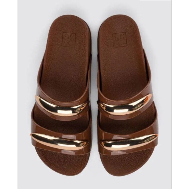 Sandália Feminina Slide Marrom com Detalhe Dourado Confortável Elegante Casual(Moda Feminina)