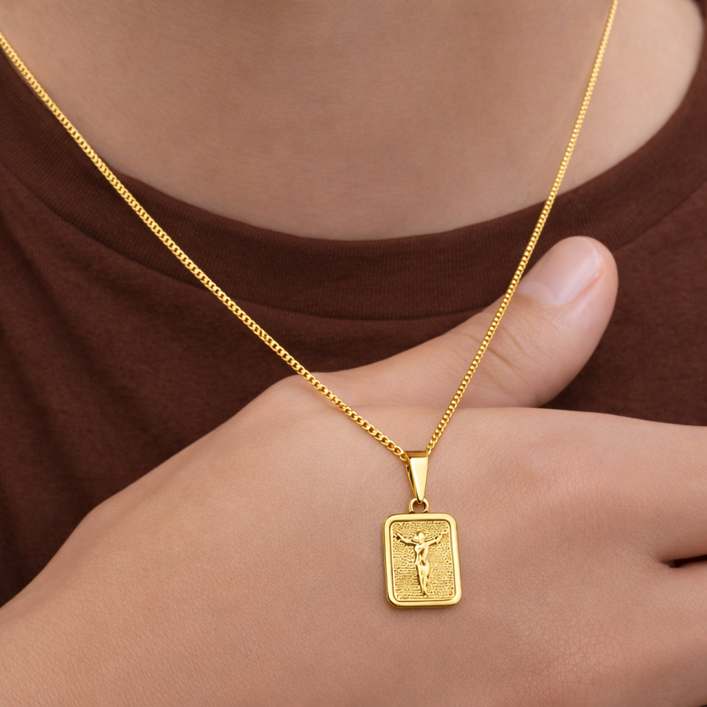 Corrente Cordão Curtinho Masculino + Pingente Cristo Retangular Banhado Ouro18k Prata 925