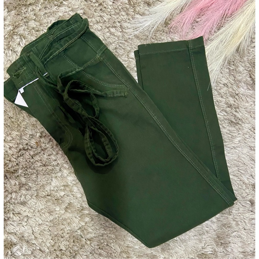 Calça mom
