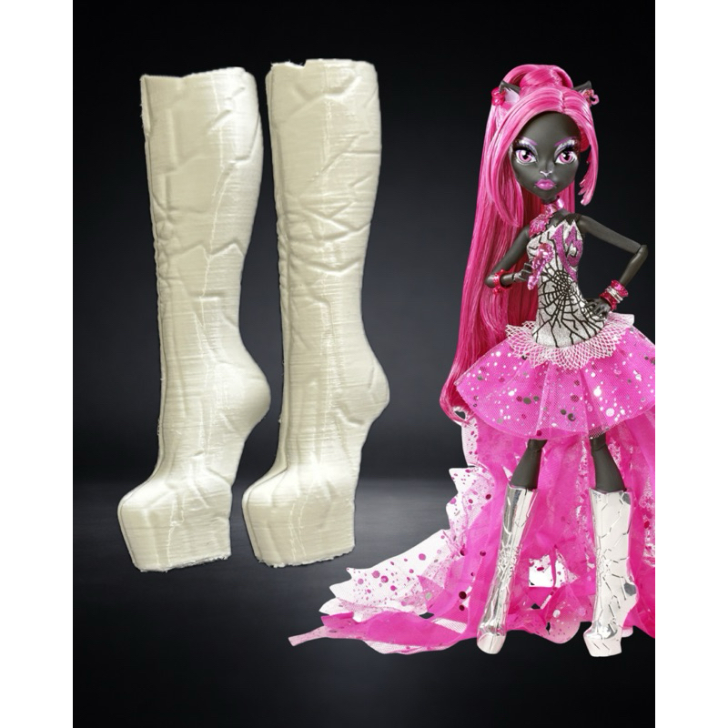 Bota Monster High Catty Noir – Broken Mirror Style – Impressão 3D – Kit em Duas Metades – Sem Pintura para Personalizaçã