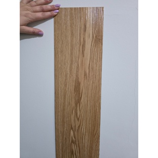 KIT ATÉ 72 Piso Vinílico Autocolante Adesivo Madeira 91cm x 15cm em Oferta na Shopee