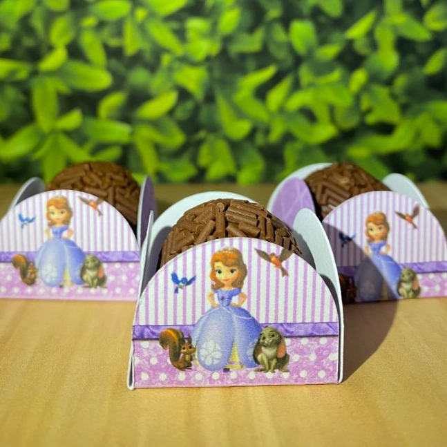 50 forminhas personalizadas 4 pétalas de doce brigadeiro festa aniversário PRINCESA SOFIA em Oferta na Shopee