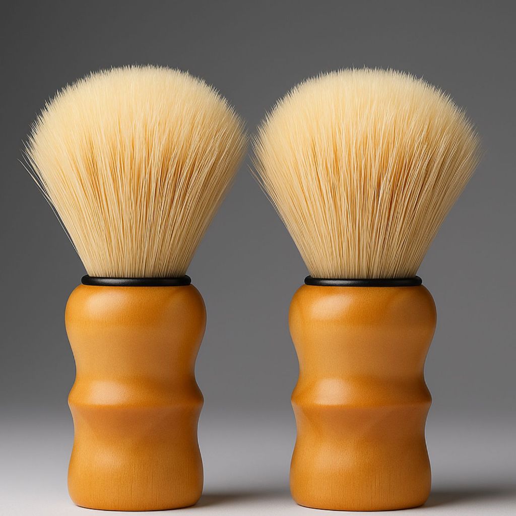 Kit 1 / 2 Pincel Para Barbear Barba Cabo Madeira Cerdas Macias em Oferta na Shopee