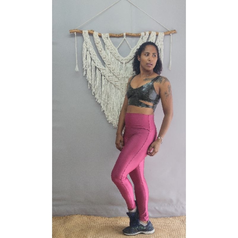Brechó, TOP Z A R A, TOP luxo, Calça MAIS FITNESS, calça cirrê, calça metalica, look academia.