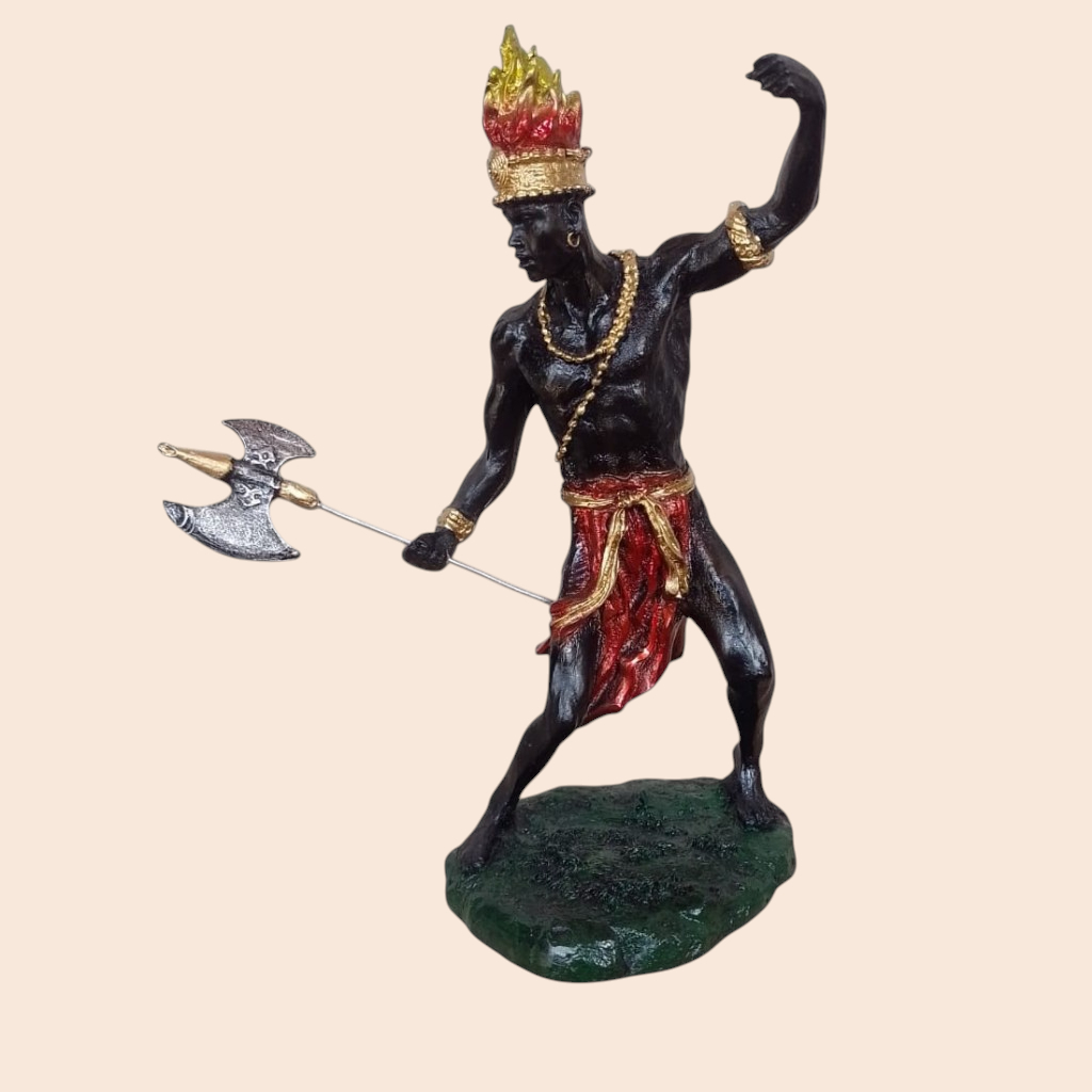 Imagem De Xangô Em Resina Escultura Religiosa Orixá Para Decoração Umbanda Candomblé 22,5 x 11 cm em Oferta na Shopee