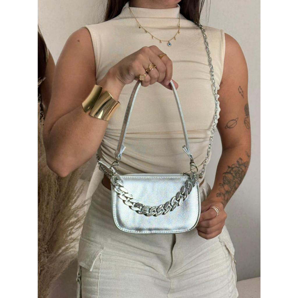 Bolsa feminina pequena com corrente — foto 2