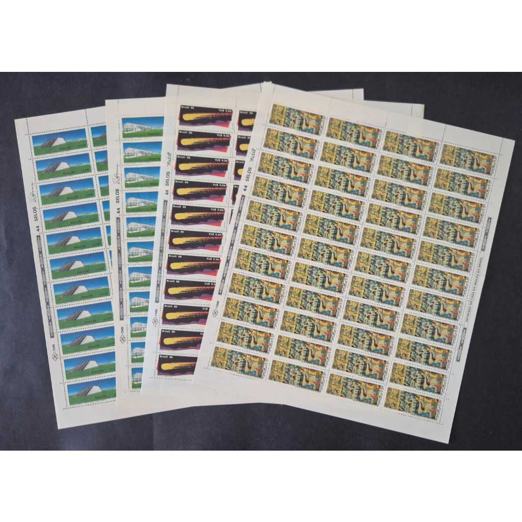 Folha completa com 44 selos dos correios, cada folha.