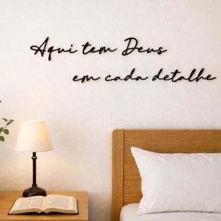 Quadro Aqui Tem Deus Em Cada Detalhe Decoração Frase em Mdf 3mm em Oferta na Shopee