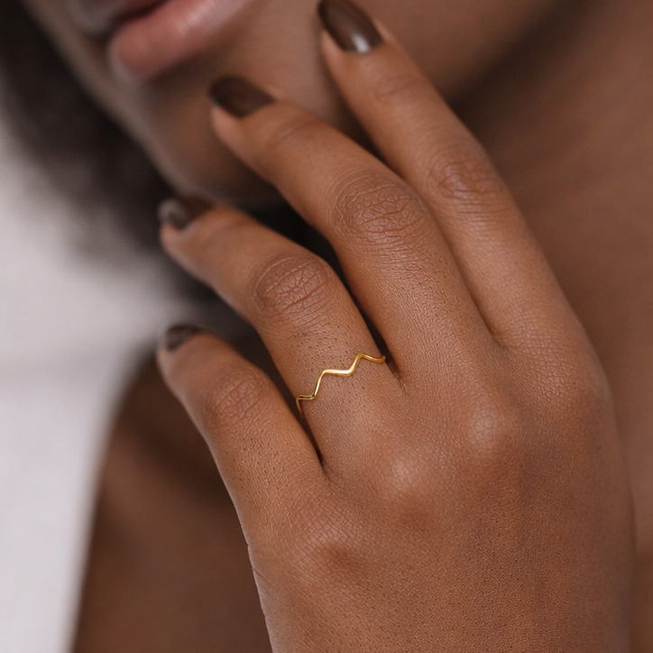 Anel Regulável Feminino  Design Moderno Minimalista Banhado a Ouro 18k, com Garantia