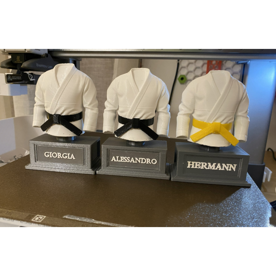 Troféu / Busto com Kimono e Faixa em Impressão 3D – Decorativo e Personalizável