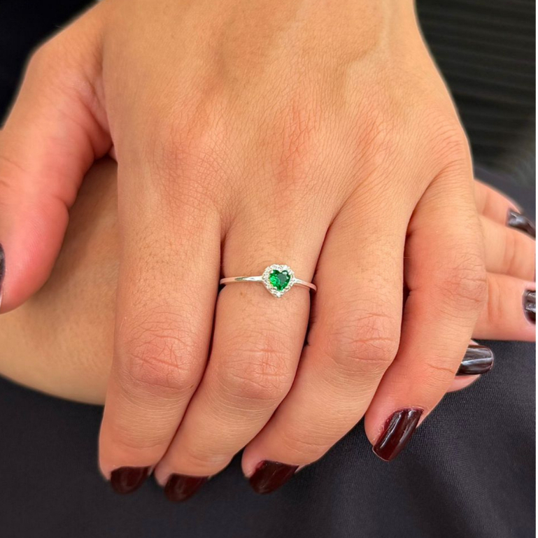 Anel Solitario Zirconia Coração Esmeralda Prata 925 Legitima