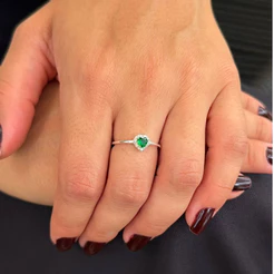 Anel Solitario Zirconia Coração Esmeralda Prata 925 Legitima