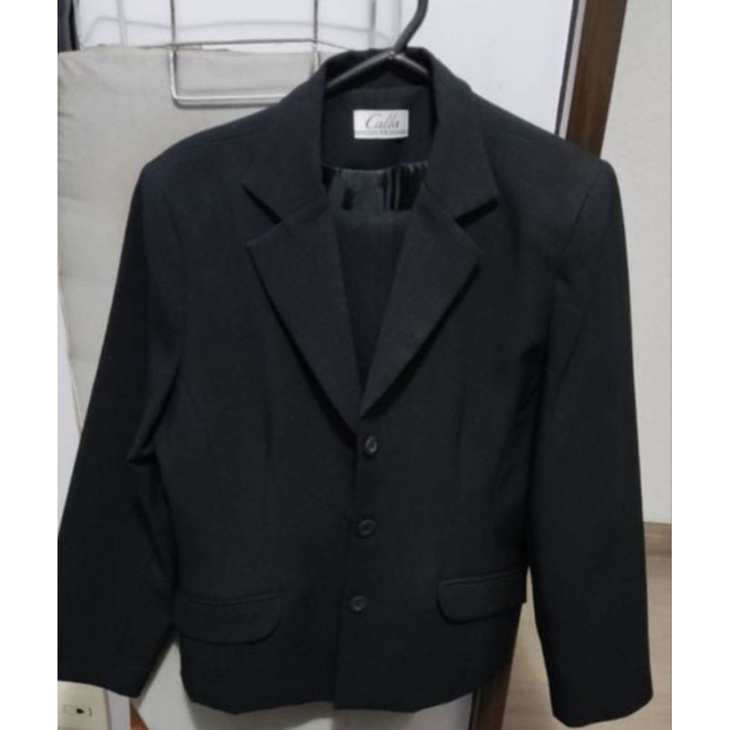 Terninho Feminino Clássico Preto – Elegante e Versátil