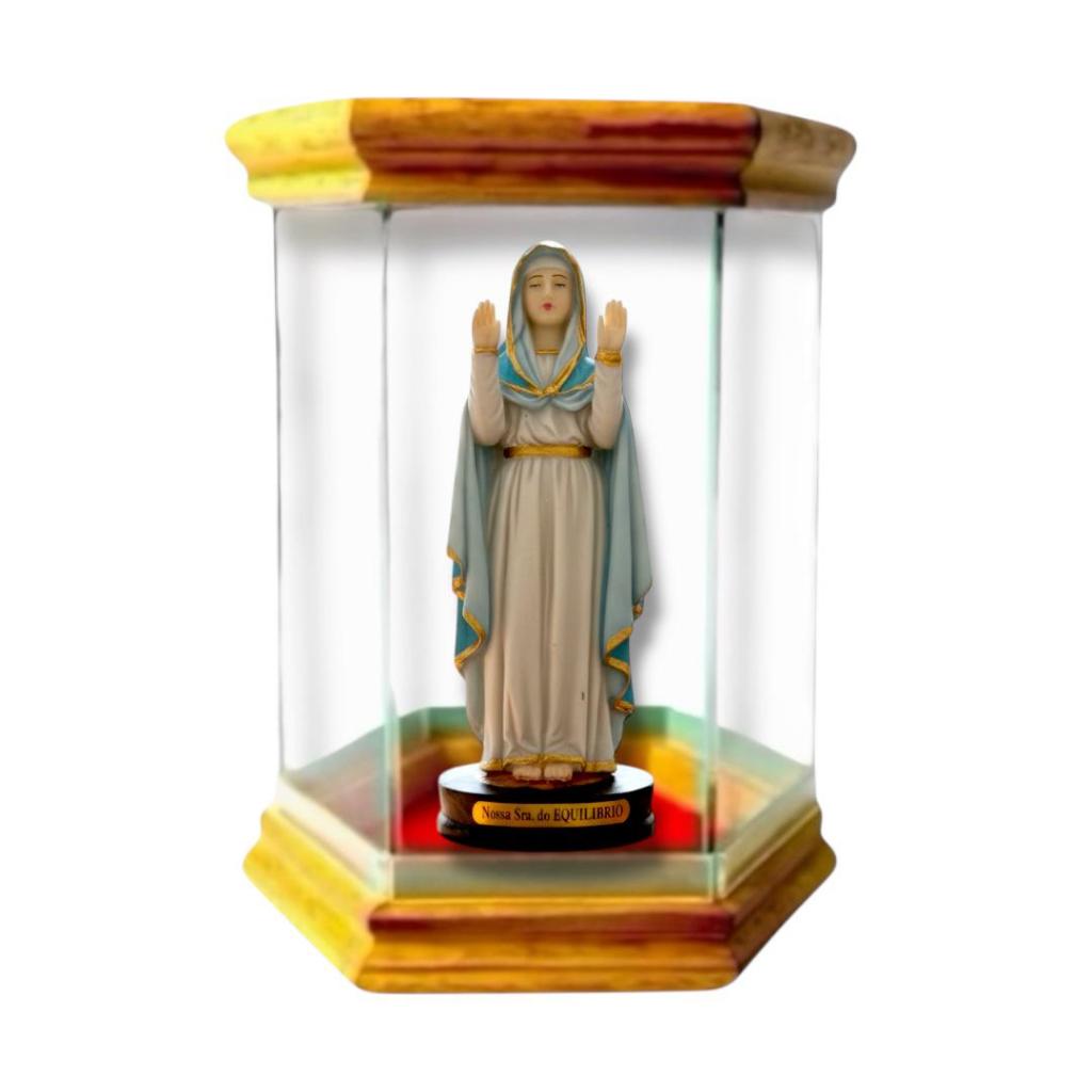 Imagem Nossa Senhora do Equilíbrio Resina 15cm Com Oratório Redoma De Vidro