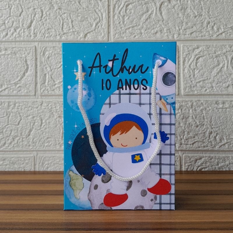 Sacolinha Surpresa Personalizada Lembrancinha Espaço Sideral Astronauta - PEGUE E MONTE
