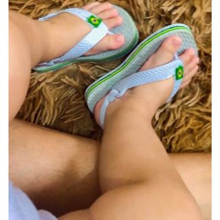 chinelinho bebezinho  3 listras bandeirinha do brasil super macio e confortável na borracha envio imediato em Oferta na Shopee