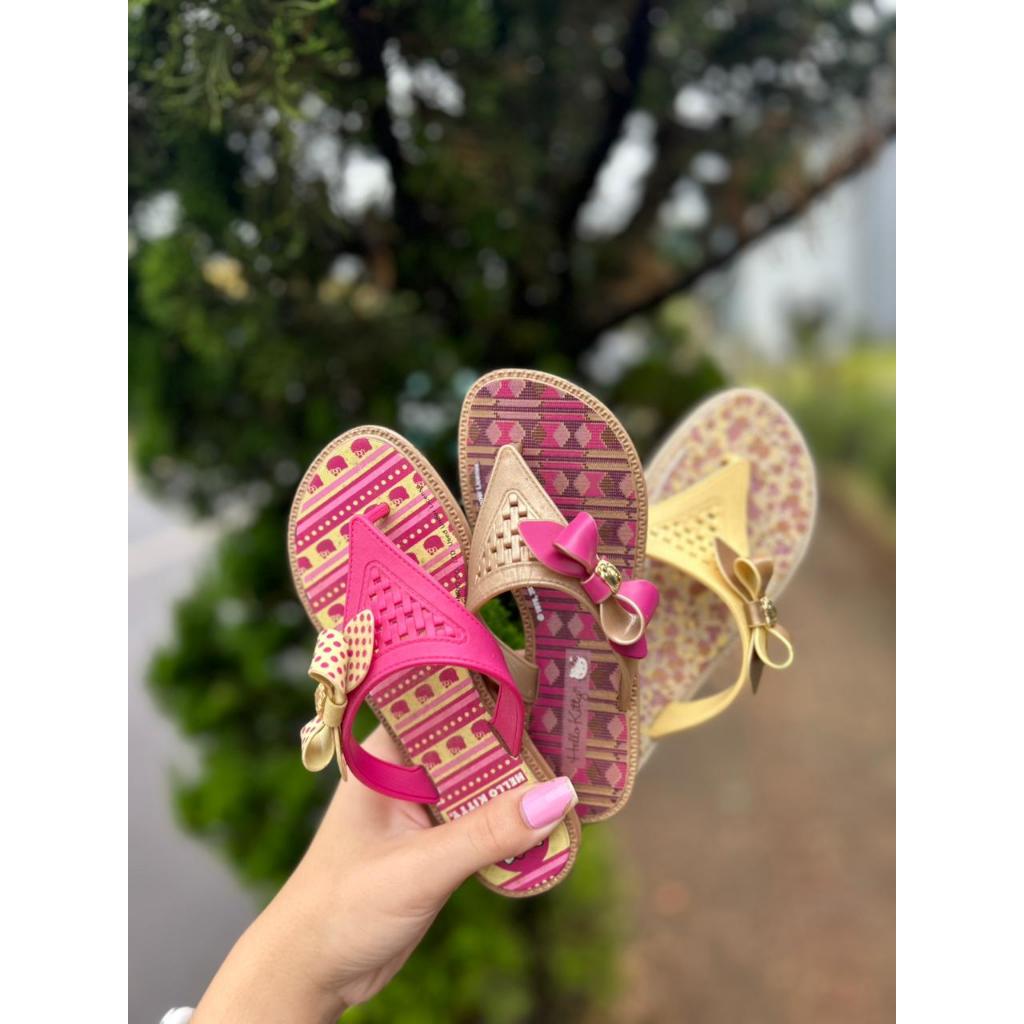 Chinelo Rasteirinha Hello Kitty Trends I Infantil Meninas Estilo - 2116 Grendene