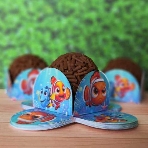 PROCURANDO NEMO Kit Forminhas 4 Pétalas Nº 6 para Doces Festa Aniversário Docinhos
