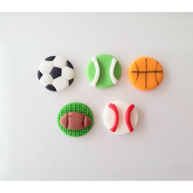 Apliques 2,5 cm de pasta americana Tema Bolas para decorar brigadeiros e doces ( kit com 20 ou 30 unidades)
