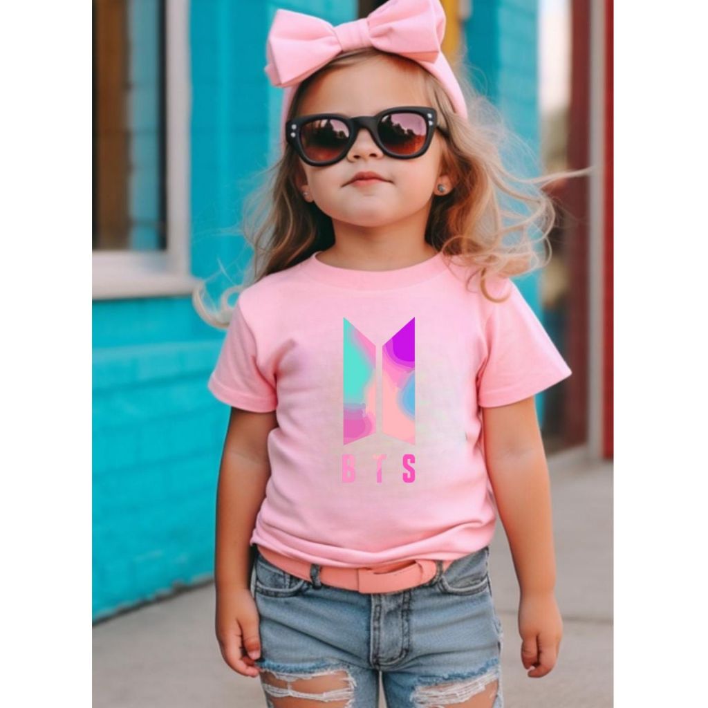 CAMISA CAMISETA MODA INFANTIL E JUVENIL ESTILOSA E CONFORTAVEL ESTAMPADA A BANDA DO MOMENTO BTS  COLORIDO em Oferta na Shopee