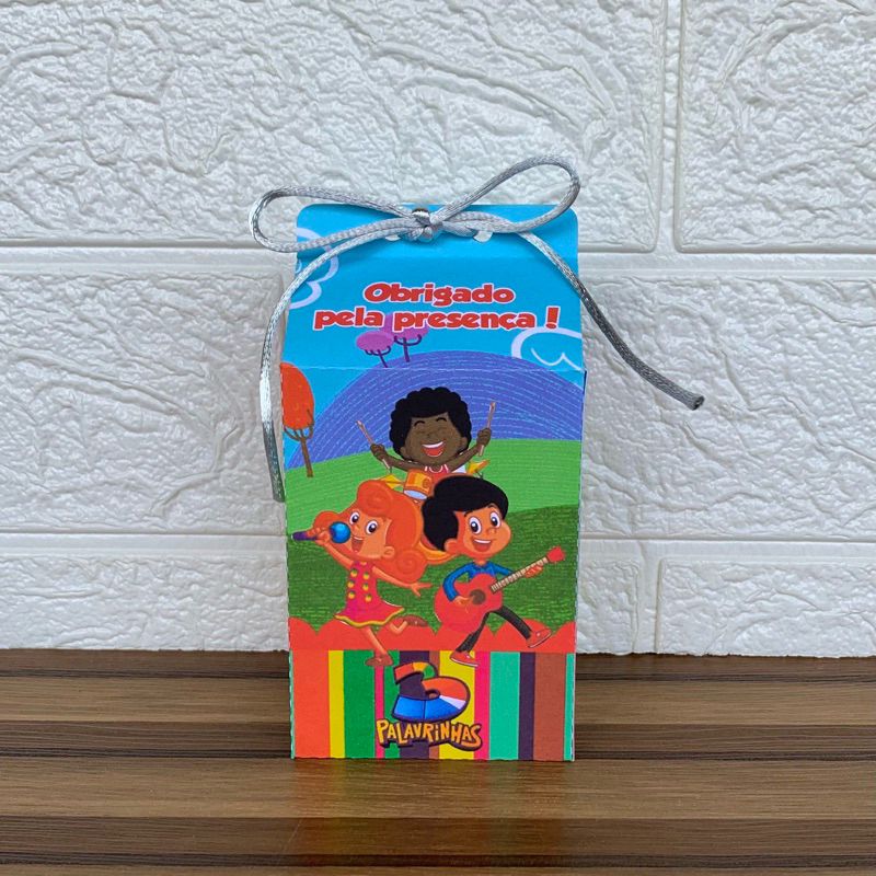 Caixinha Milk Personalizadas Lembrancinhas para Festas Com Nome e Idade 3 Palavrinhas - PEGUE E MONTE