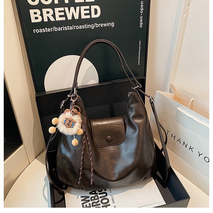 Bolsa Feminina Pequena de Ombro Impermeável com Pingente — foto 4