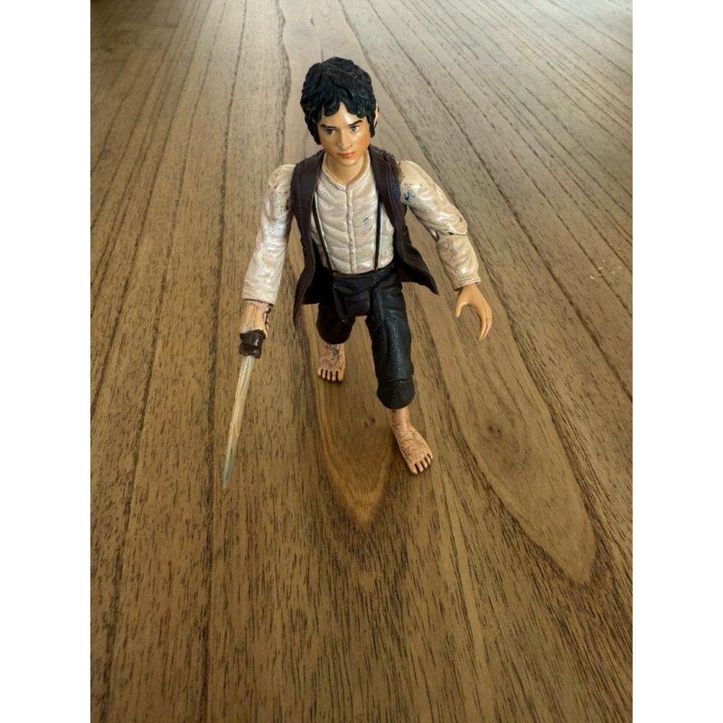 Boneco Frodo C/Ferroada Sting - O Senhor Dos Anéis - Toy Biz