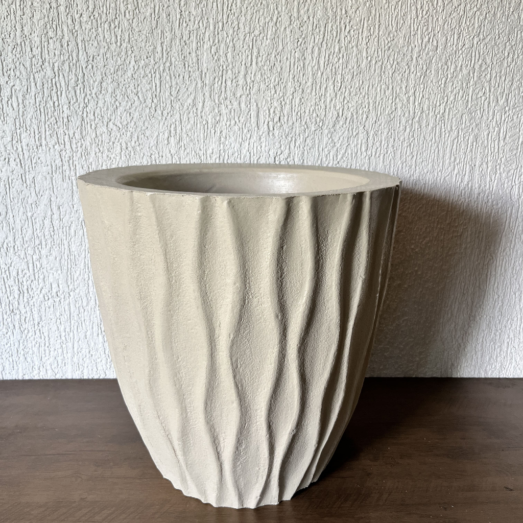 Vaso para planta decorativo em polietileno Sahara P Medidas 39cm x 38cm x23