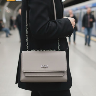 Bolsa Feminina Cinza Alça Corrente e Courino Luxo Pequena Transversal Festa Passeio