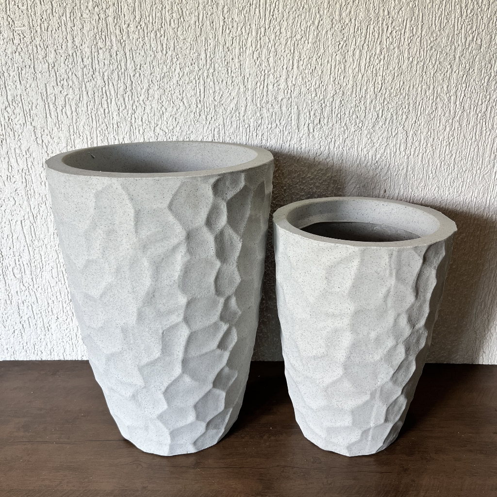 Kit 2 Vasos para planta decorativo em polietileno Coluna Pedra Tam PP e P